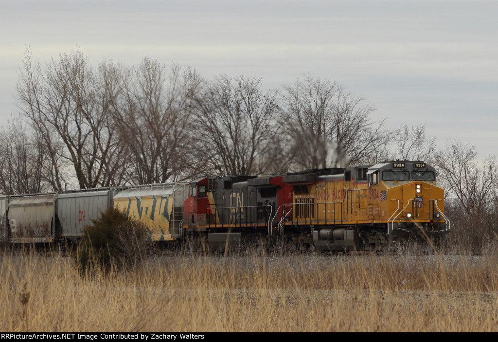 UP 5934 IC 2715